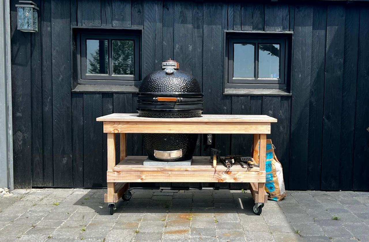 Oostermeer Puur Eastermar - Monumentaal, Authentiek En Luxe Koetshuis Aan Open Vaarwater Met Jacuzzi En Sauna מראה חיצוני תמונה