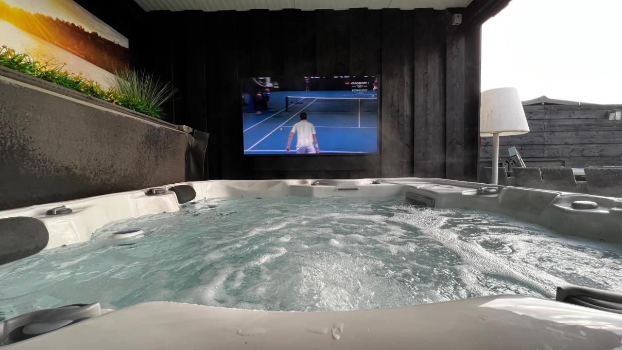 Oostermeer Puur Eastermar - Monumentaal, Authentiek En Luxe Koetshuis Aan Open Vaarwater Met Jacuzzi En Sauna מראה חיצוני תמונה