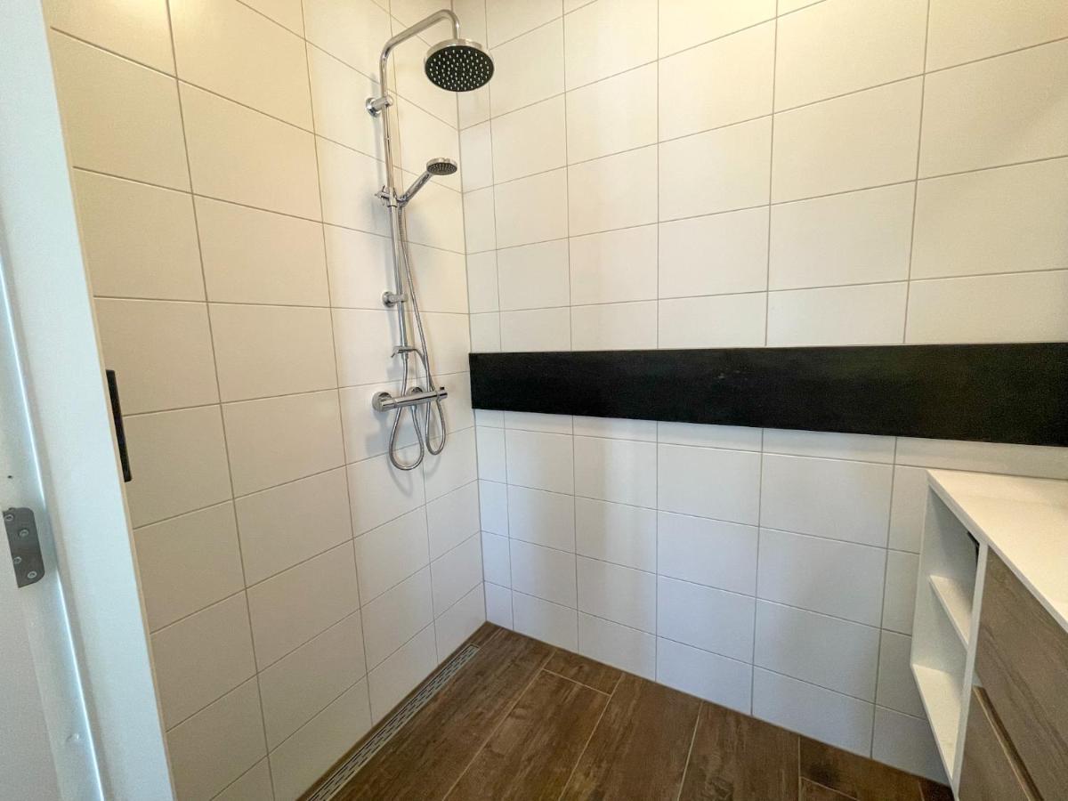Oostermeer Puur Eastermar - Monumentaal, Authentiek En Luxe Koetshuis Aan Open Vaarwater Met Jacuzzi En Sauna מראה חיצוני תמונה