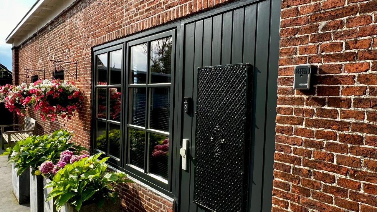 Oostermeer Puur Eastermar - Monumentaal, Authentiek En Luxe Koetshuis Aan Open Vaarwater Met Jacuzzi En Sauna מראה חיצוני תמונה
