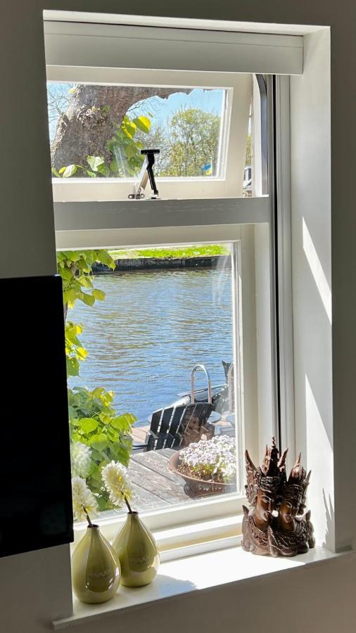 Oostermeer Puur Eastermar - Monumentaal, Authentiek En Luxe Koetshuis Aan Open Vaarwater Met Jacuzzi En Sauna מראה חיצוני תמונה