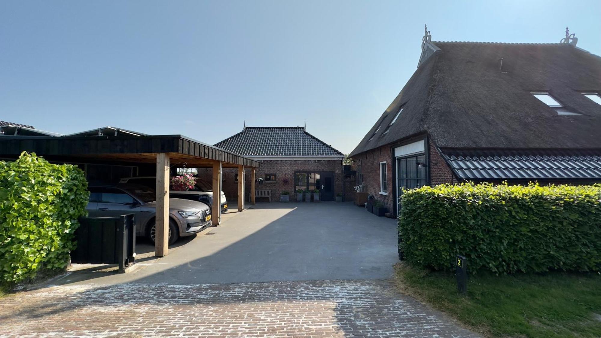 Oostermeer Puur Eastermar - Monumentaal, Authentiek En Luxe Koetshuis Aan Open Vaarwater Met Jacuzzi En Sauna מראה חיצוני תמונה