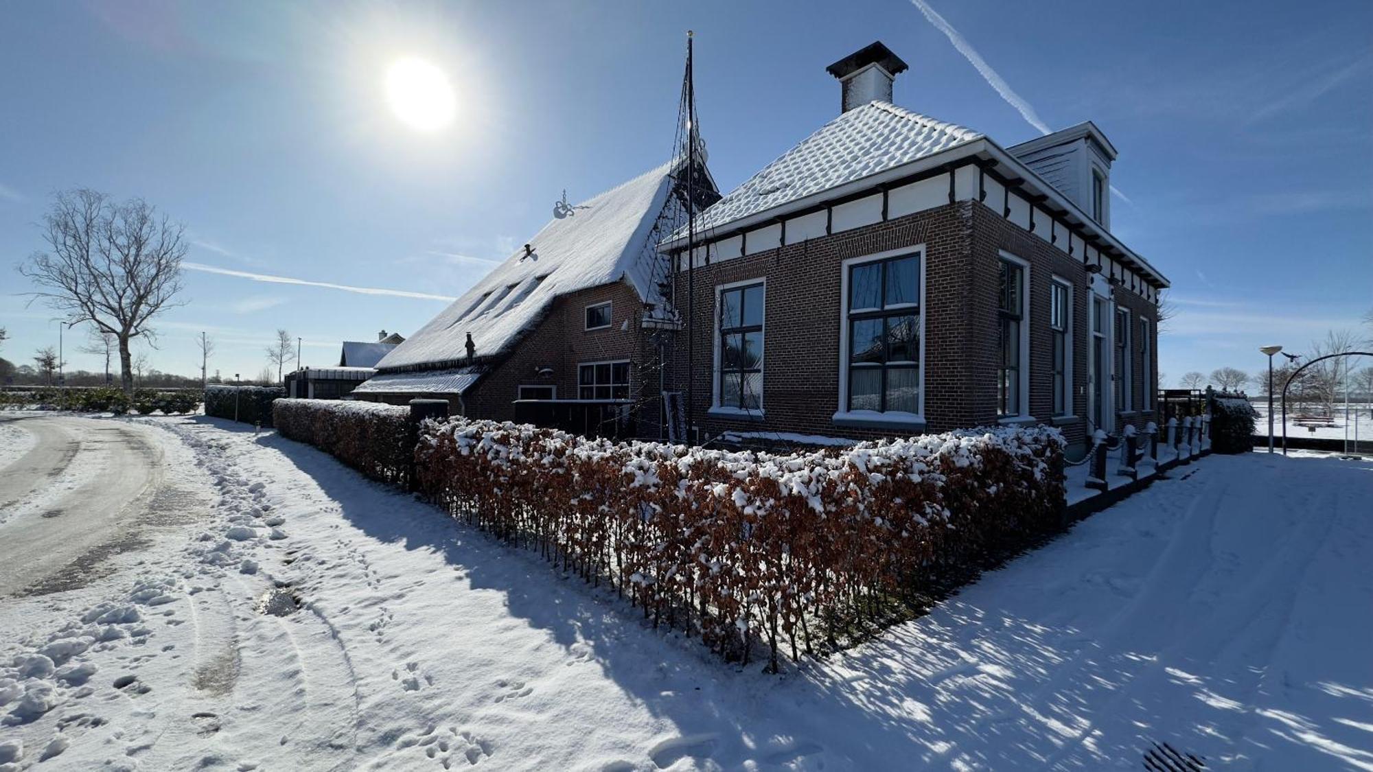 Oostermeer Puur Eastermar - Monumentaal, Authentiek En Luxe Koetshuis Aan Open Vaarwater Met Jacuzzi En Sauna מראה חיצוני תמונה