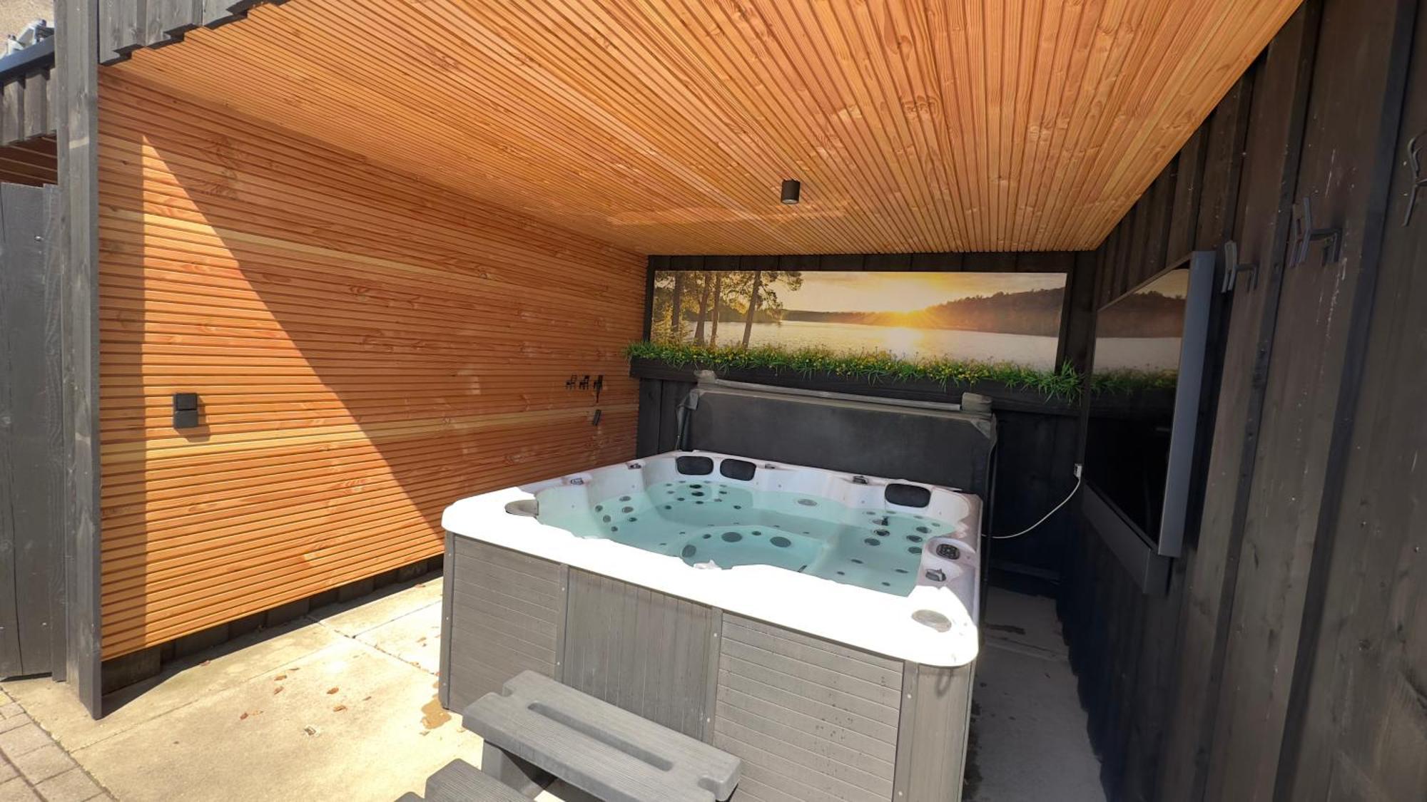 Oostermeer Puur Eastermar - Monumentaal, Authentiek En Luxe Koetshuis Aan Open Vaarwater Met Jacuzzi En Sauna מראה חיצוני תמונה